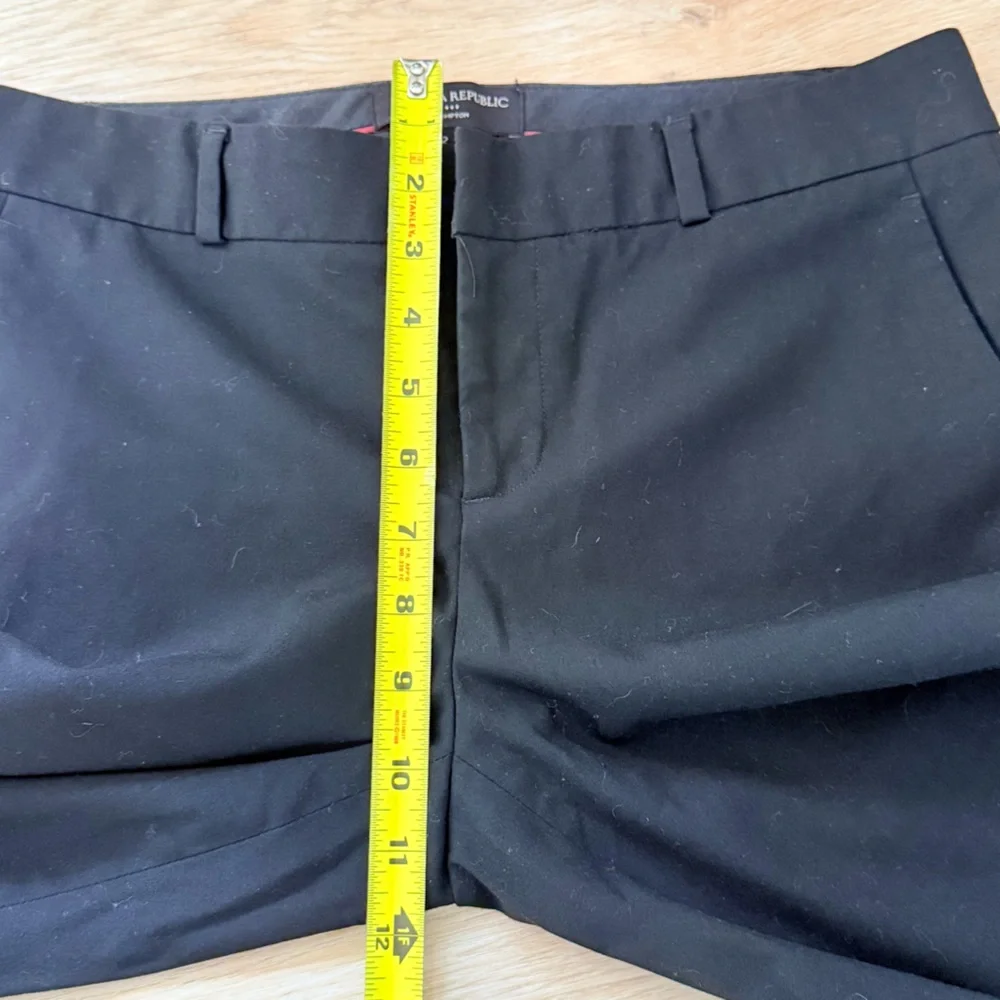 Banana Republic sleek stylish